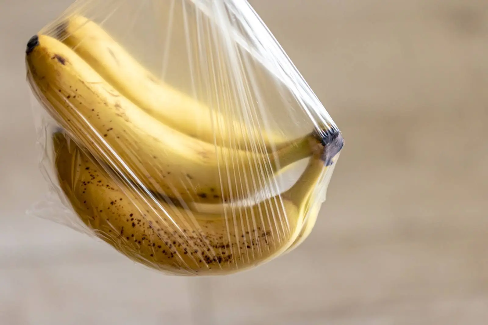 food-contact pvc manufacturing, bananas in clear pvc cling film showing food-grade stabiliser compliance